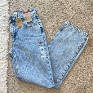 Levi’s Low Pro Straight Jeans